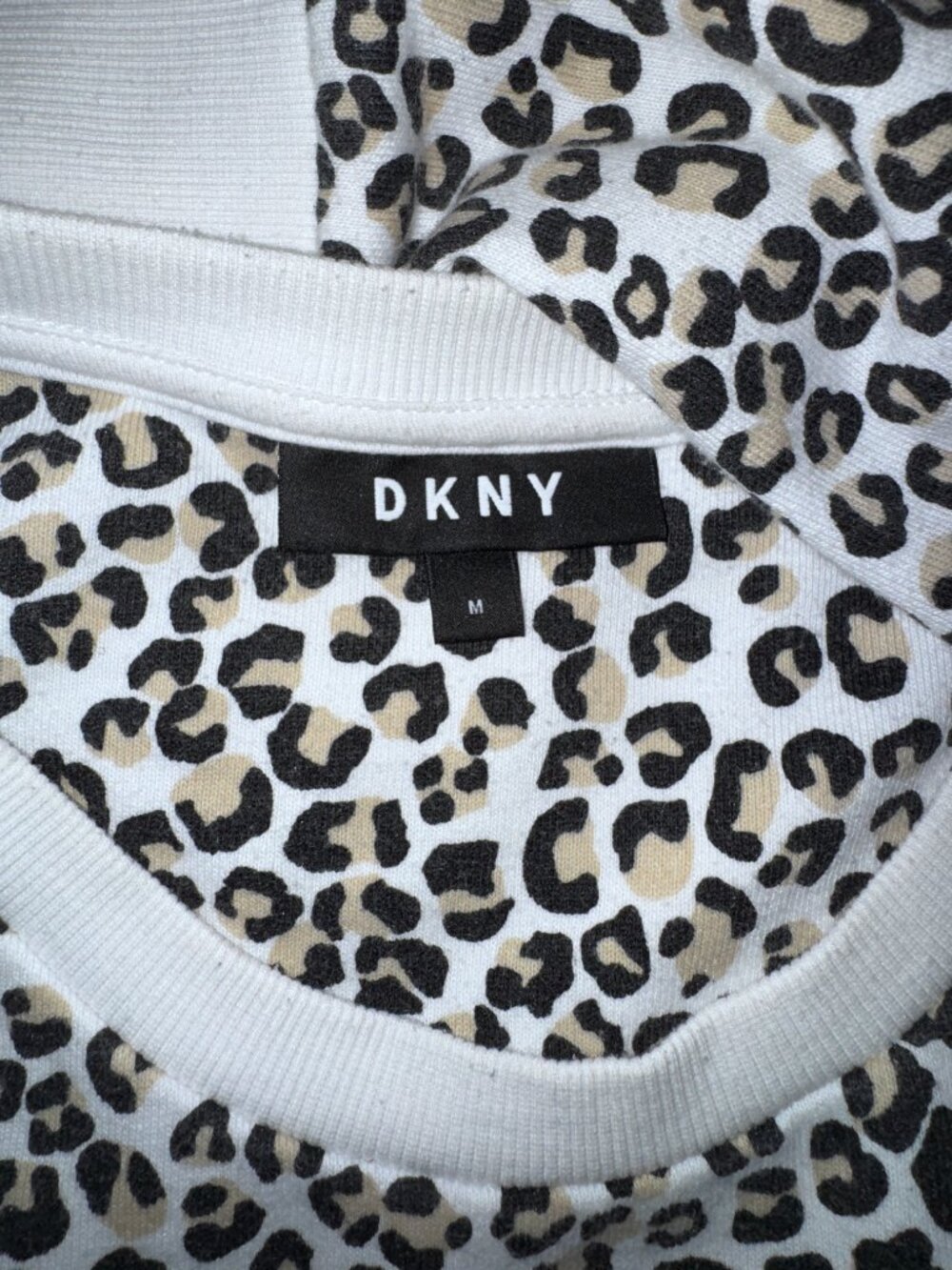 DKNY Women Leopard Print Sweatshirt Spellout Logo Size M Pullover Animal Print - Picture 5 of 6